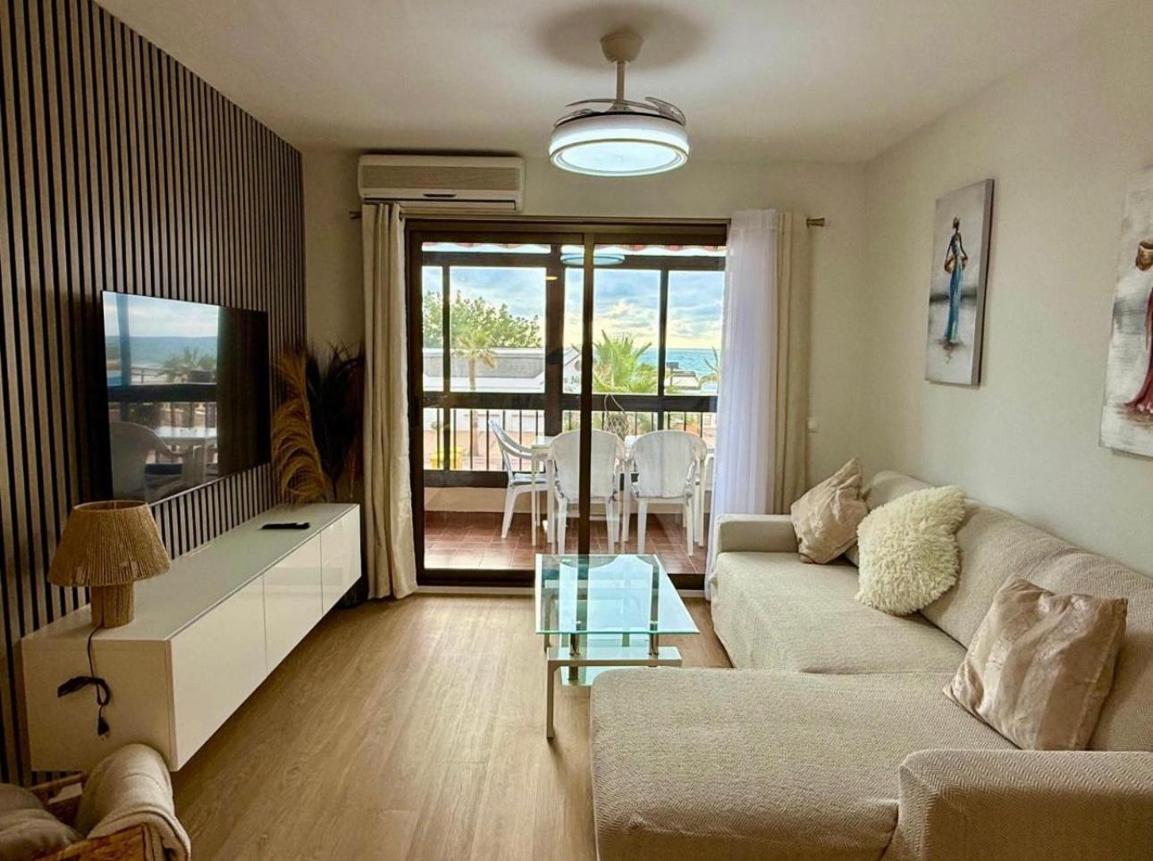 Pieni huoneisto vuokrattavissa Carvajal - Las Gaviotas (Fuengirola)