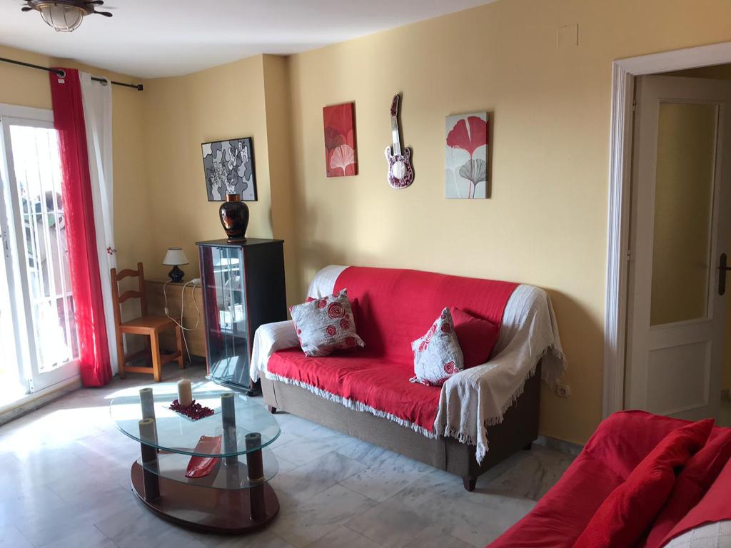MOOI APPARTEMENT MET UITZICHT OP ZEE IN ARROYO DE LA MIEL (BENALMADENA) WORDT VERHUURD VOOR LANGE TERMIJN.
