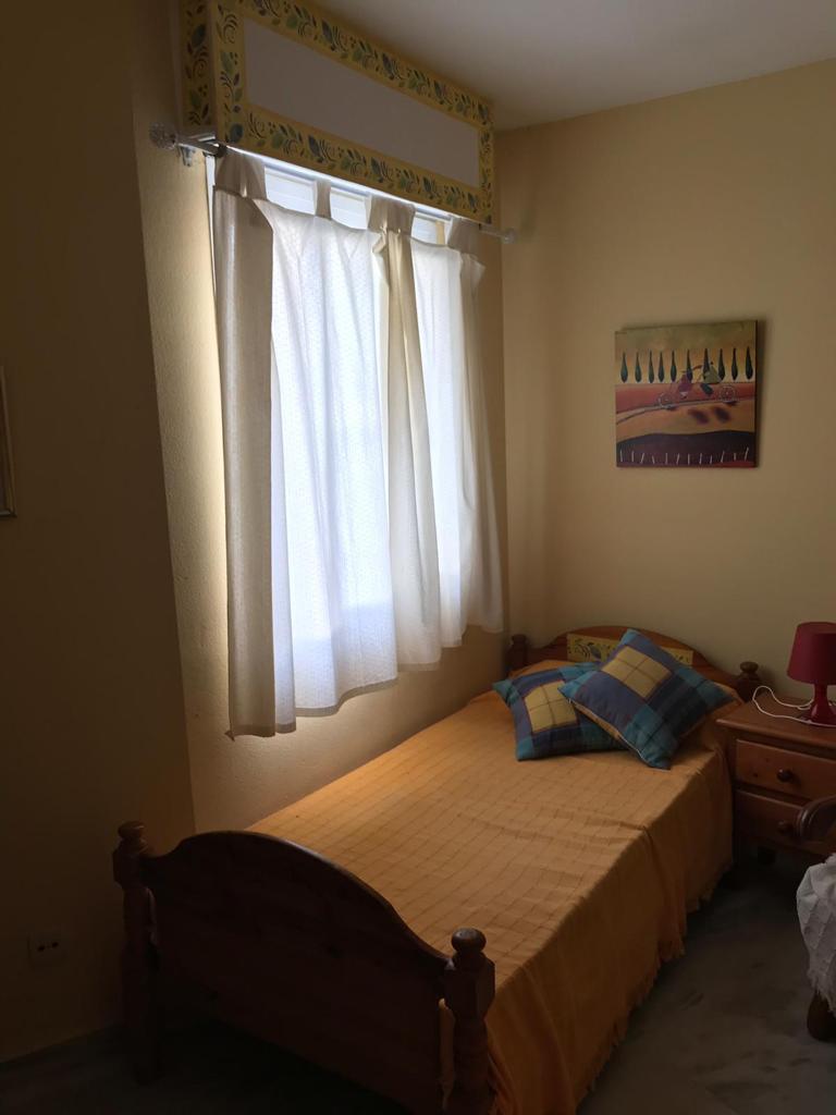 MOOI APPARTEMENT MET UITZICHT OP ZEE IN ARROYO DE LA MIEL (BENALMADENA) WORDT VERHUURD VOOR LANGE TERMIJN.