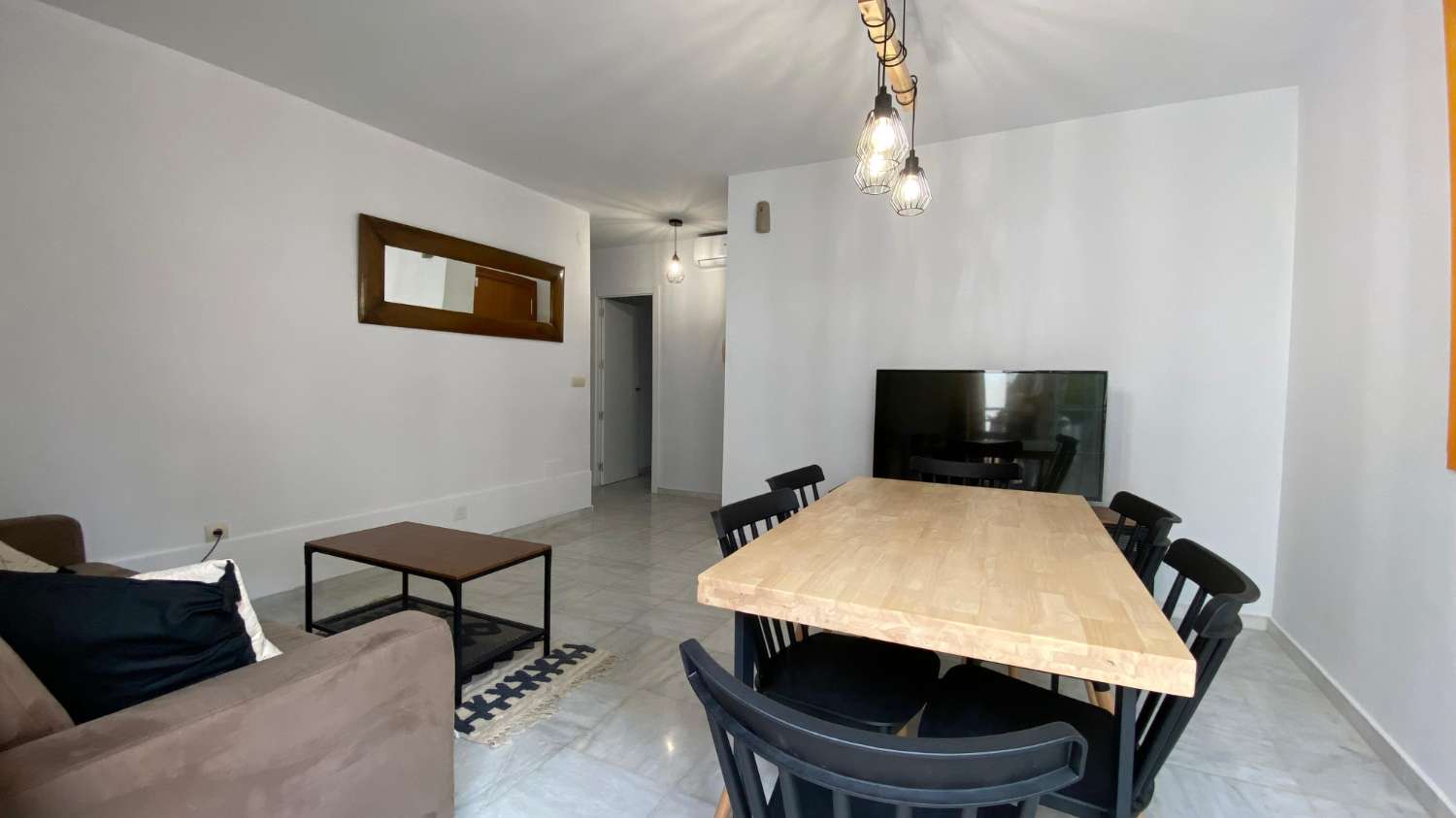 LONGUE SAISON. BEL APPARTEMENT À LOUER À PARTIR DU 15.10.26 DANS LE CENTRE DE MIJAS PUEBLO