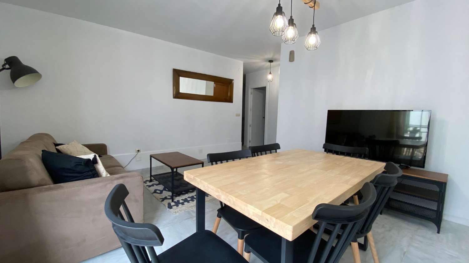 LONGUE SAISON. BEL APPARTEMENT À LOUER À PARTIR DU 15.10.26 DANS LE CENTRE DE MIJAS PUEBLO
