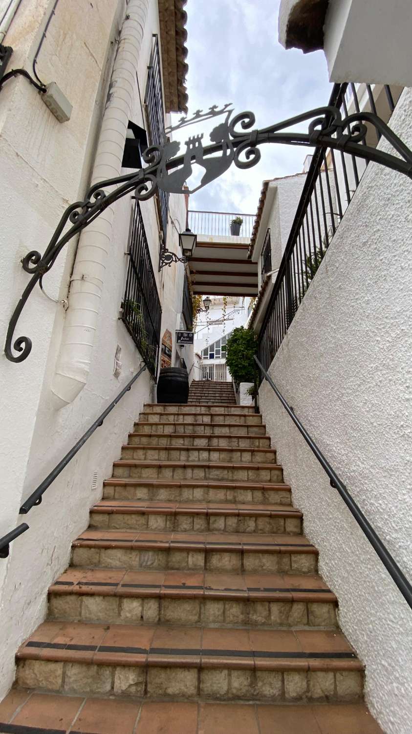 LONGUE SAISON. BEL APPARTEMENT À LOUER À PARTIR DU 15.10.26 DANS LE CENTRE DE MIJAS PUEBLO