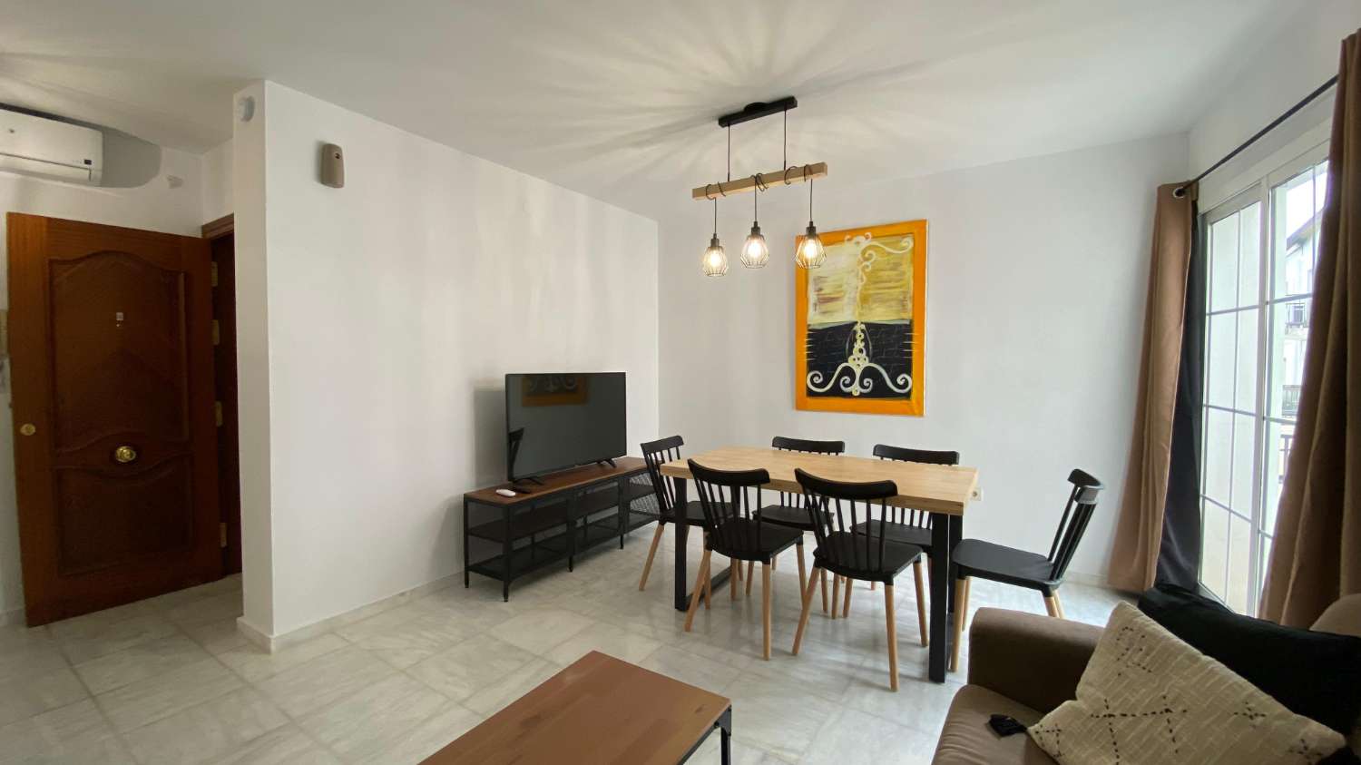 LONGUE SAISON. BEL APPARTEMENT À LOUER À PARTIR DU 15.10.26 DANS LE CENTRE DE MIJAS PUEBLO