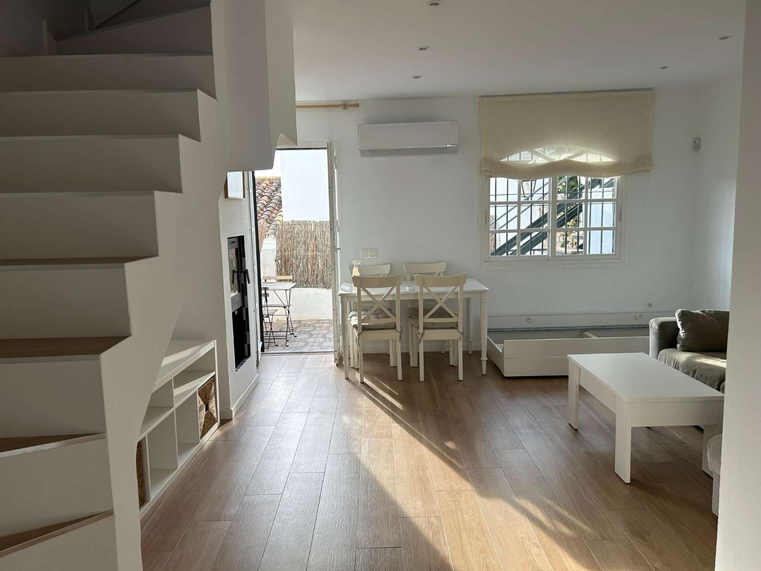 BELLE VILLA JUMELÉE À VENDRE PRÈS DE LA PLAGE À BENALMADENA