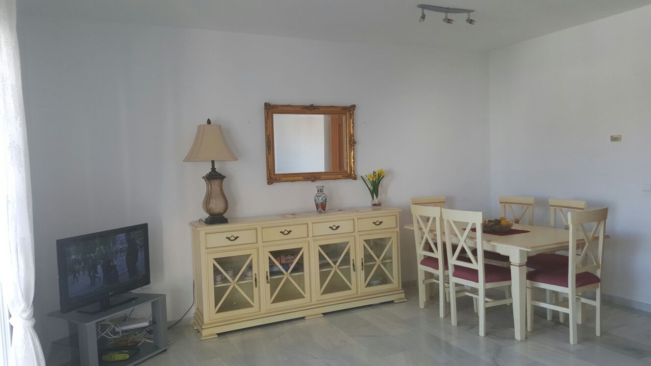 A LONG TERME A LOUER DU 1.10.25-30.6.26 BEL APPARTEMENT AVEC VUE SUR LA MER À RIVIERA DEL SOL (MIJAS)