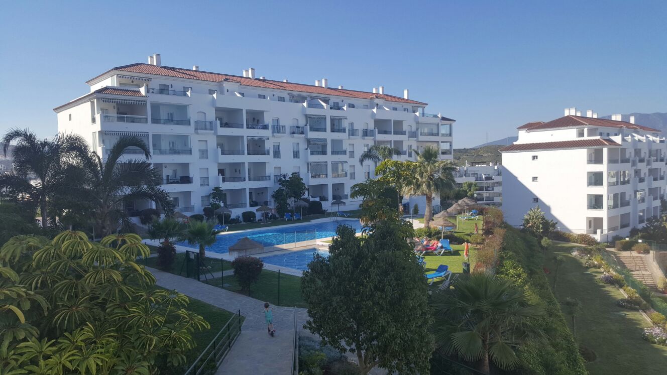 A LONG TERME A LOUER DU 1.10.25-30.6.26 BEL APPARTEMENT AVEC VUE SUR LA MER À RIVIERA DEL SOL (MIJAS)