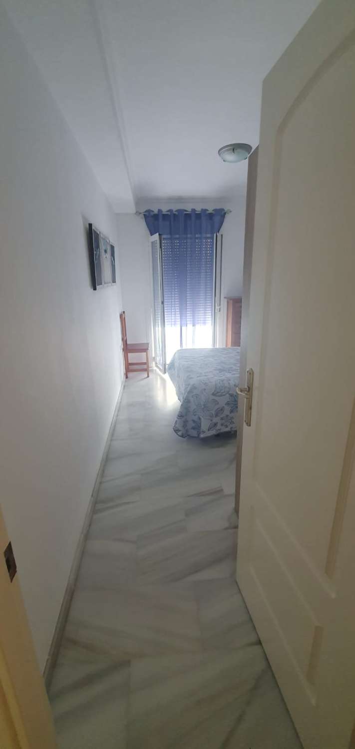 BEL APPARTEMENT À LOUER À FUENGIROLA POUR LONGUE DURÉE