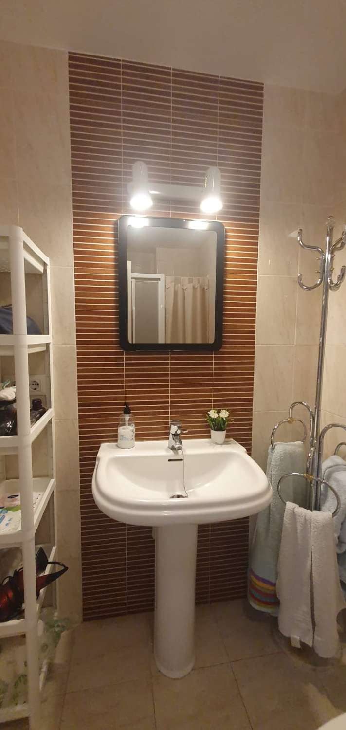 BEL APPARTEMENT À LOUER À FUENGIROLA POUR LONGUE DURÉE