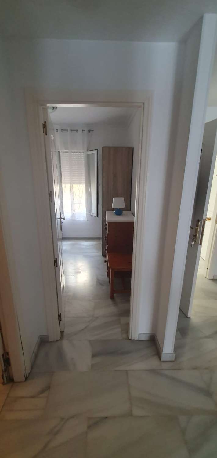 BEL APPARTEMENT À LOUER À FUENGIROLA POUR LONGUE DURÉE