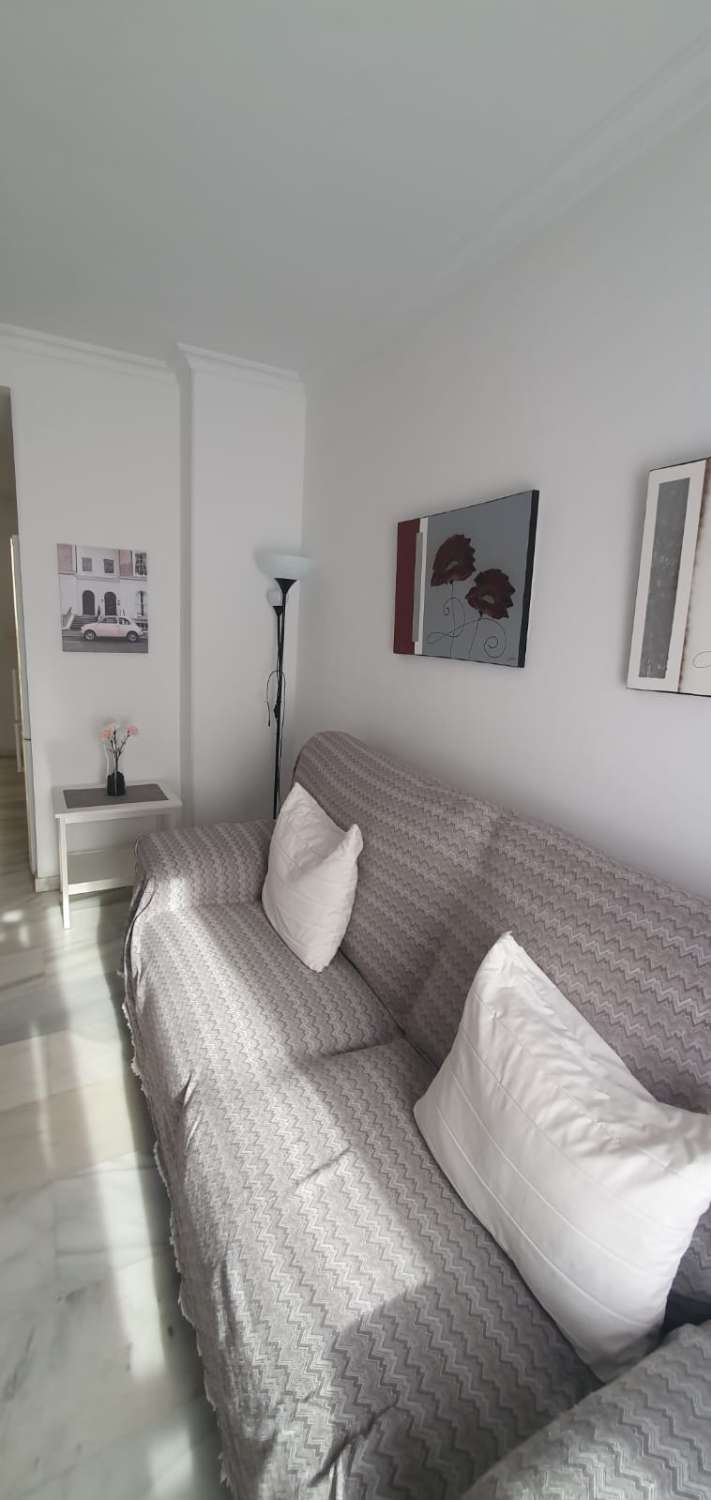 BEL APPARTEMENT À LOUER À FUENGIROLA POUR LONGUE DURÉE