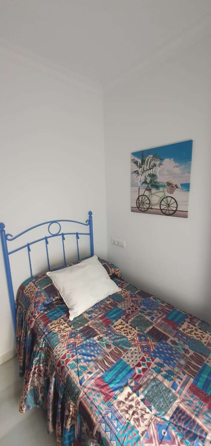 BEL APPARTEMENT À LOUER À FUENGIROLA POUR LONGUE DURÉE