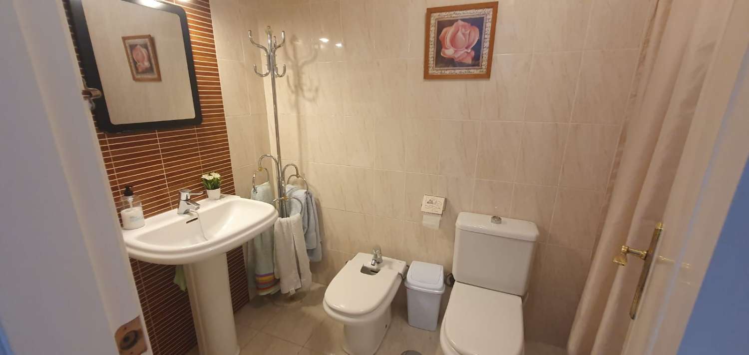 BEL APPARTEMENT À LOUER À FUENGIROLA POUR LONGUE DURÉE