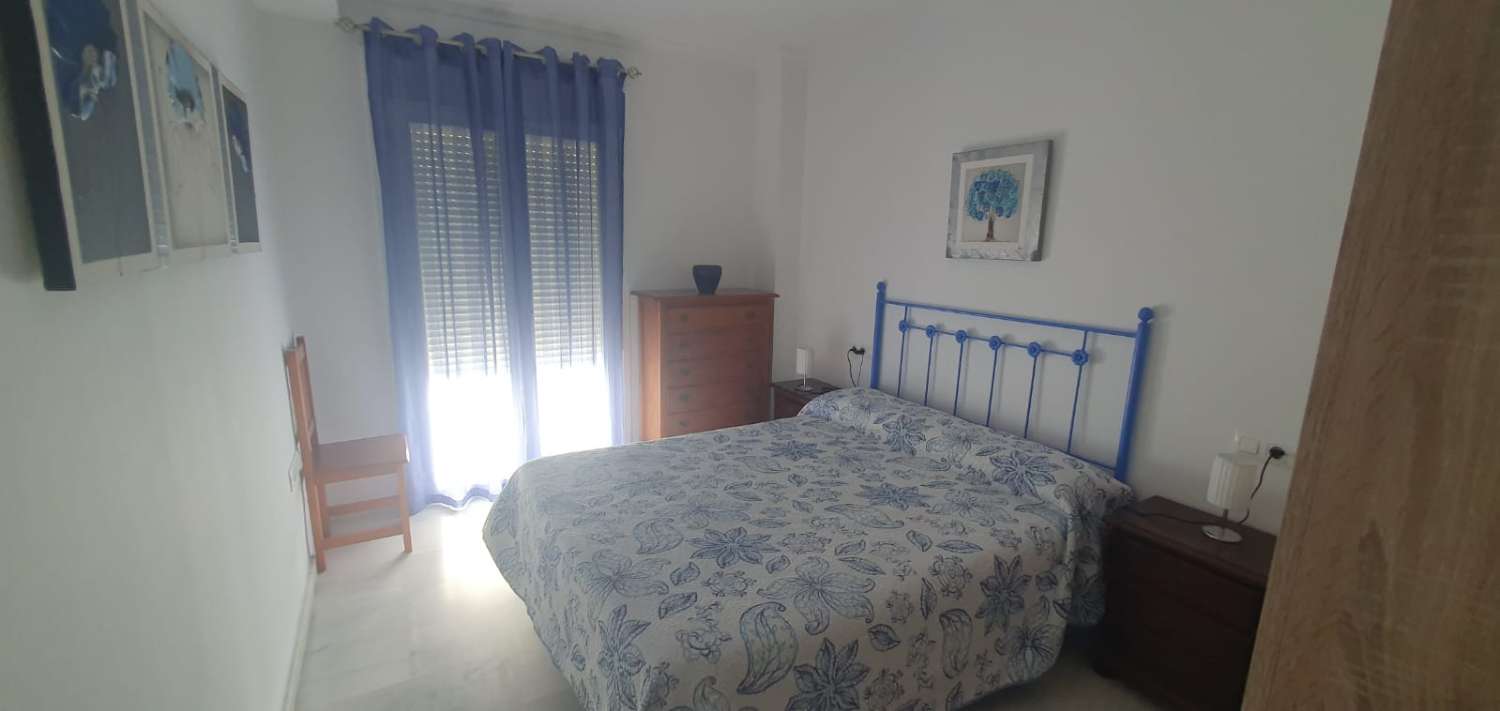 BEL APPARTEMENT À LOUER À FUENGIROLA POUR LONGUE DURÉE