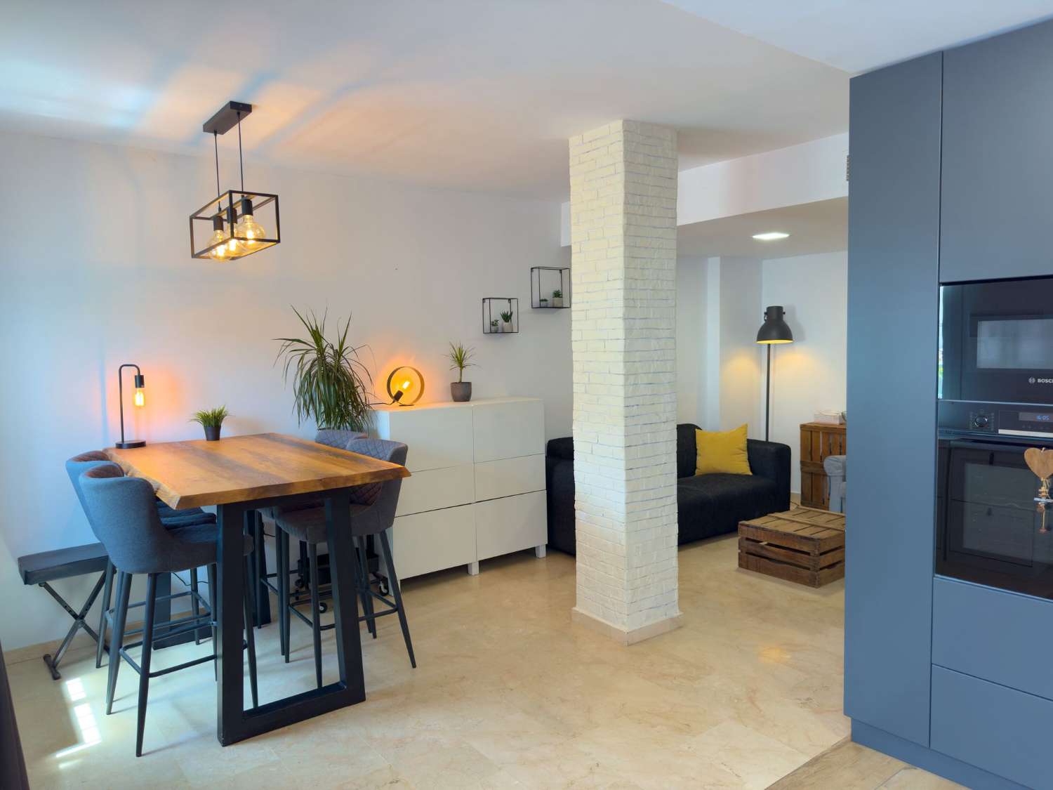 DEMI-SAISON. A LOUER DU 1.12.25-30.6.26 JOLI DUPLEX PRÈS DE LA PLAGE À BENALMADENA