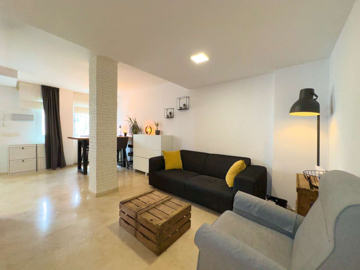 DEMI-SAISON. A LOUER DU 1.12.25-30.6.26 JOLI DUPLEX PRÈS DE LA PLAGE À BENALMADENA