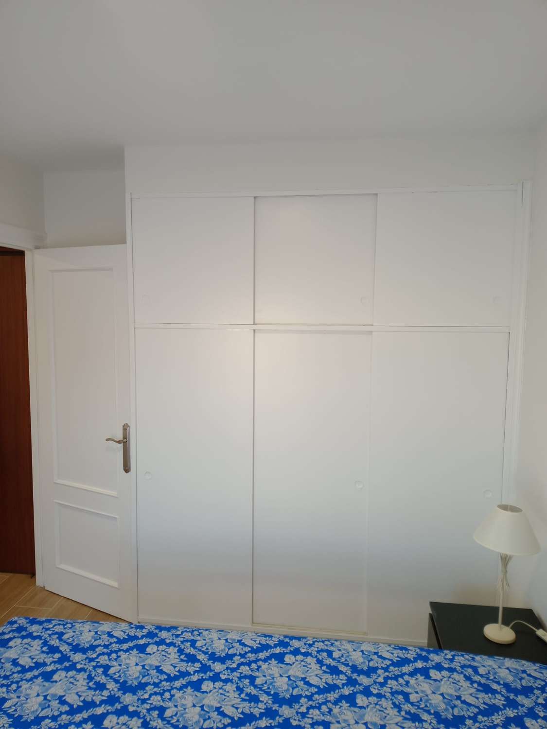 SE ALQUILA POR LARGA TEMPORADA APARTAMENTO CON VISTAS AL MAR  EN ARROYO DE LA MIEL (BENALMADENA)