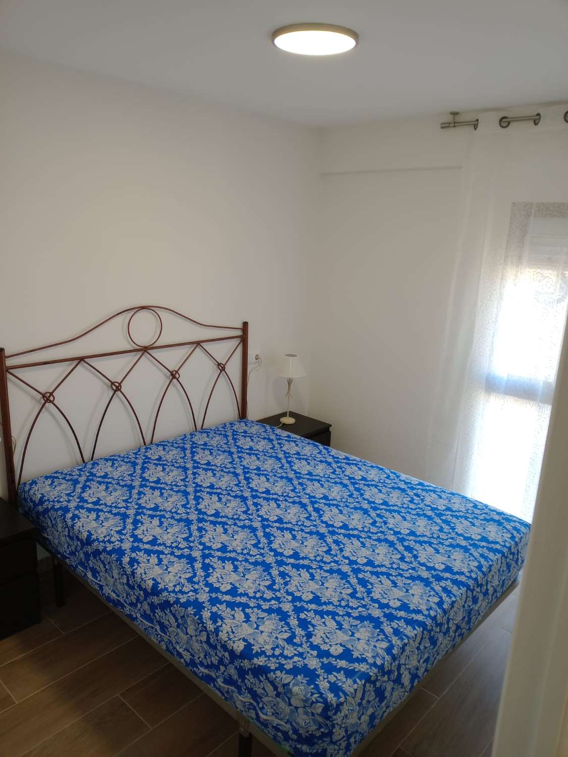 SE ALQUILA POR LARGA TEMPORADA APARTAMENTO CON VISTAS AL MAR  EN ARROYO DE LA MIEL (BENALMADENA)