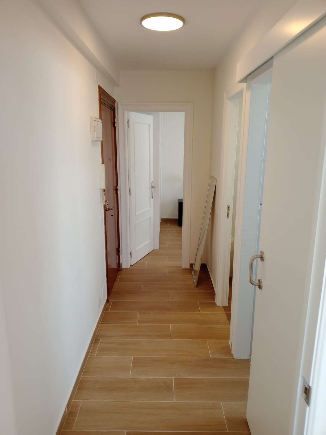 SE ALQUILA POR LARGA TEMPORADA APARTAMENTO CON VISTAS AL MAR  EN ARROYO DE LA MIEL (BENALMADENA)