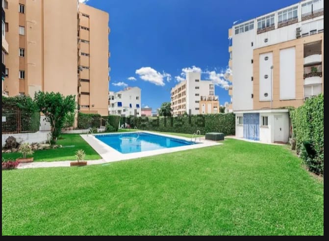 SE ALQUILA POR LARGA TEMPORADA APARTAMENTO CON VISTAS AL MAR  EN ARROYO DE LA MIEL (BENALMADENA)