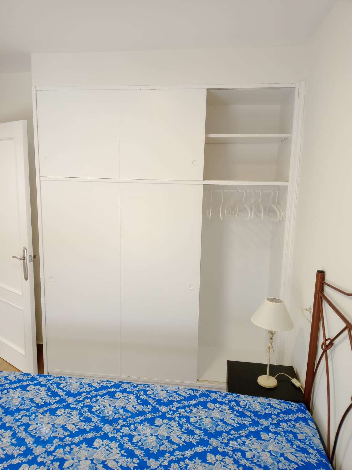 SE ALQUILA POR LARGA TEMPORADA APARTAMENTO CON VISTAS AL MAR  EN ARROYO DE LA MIEL (BENALMADENA)