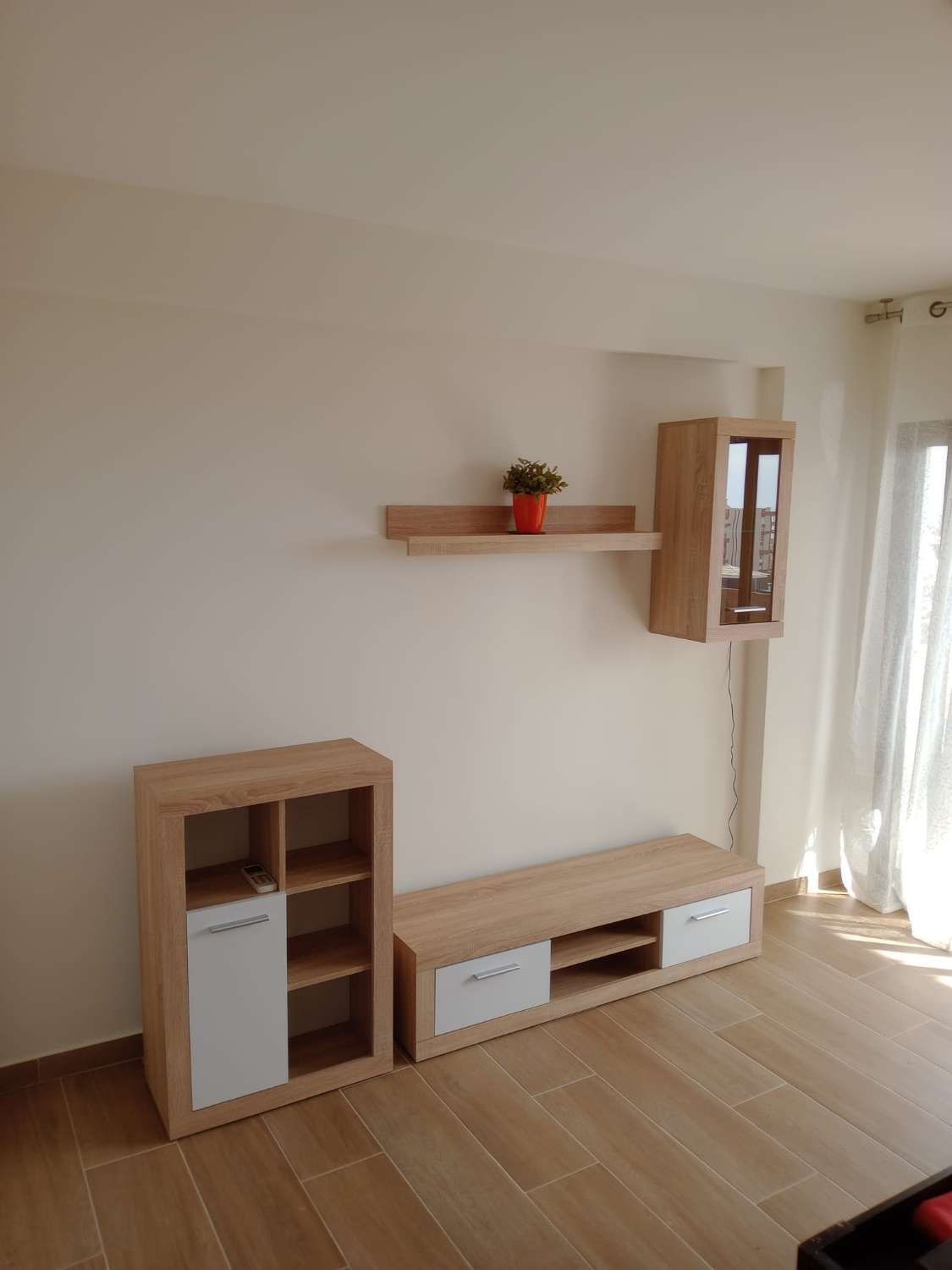 SE ALQUILA POR LARGA TEMPORADA APARTAMENTO CON VISTAS AL MAR  EN ARROYO DE LA MIEL (BENALMADENA)