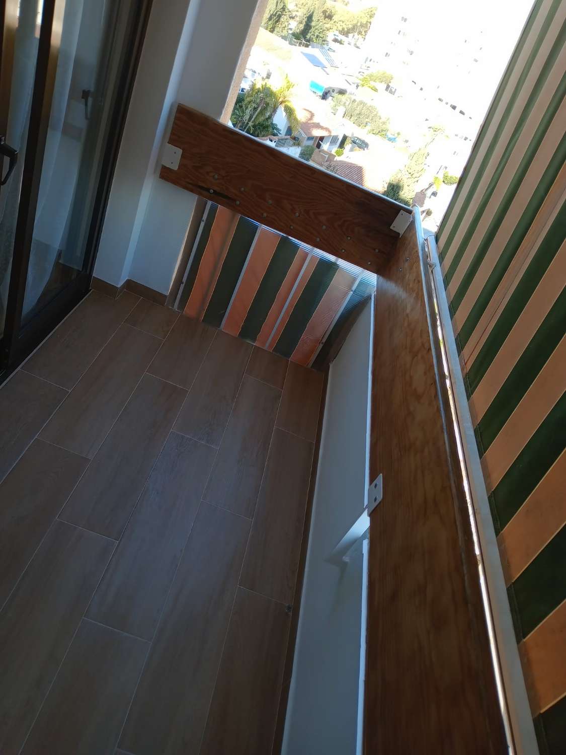 SE ALQUILA POR LARGA TEMPORADA APARTAMENTO CON VISTAS AL MAR  EN ARROYO DE LA MIEL (BENALMADENA)