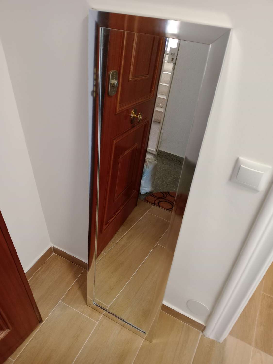SE ALQUILA POR LARGA TEMPORADA APARTAMENTO CON VISTAS AL MAR  EN ARROYO DE LA MIEL (BENALMADENA)