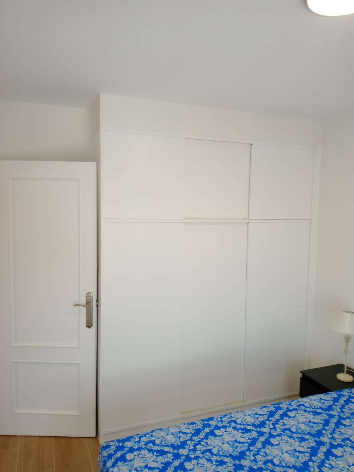SE ALQUILA POR LARGA TEMPORADA APARTAMENTO CON VISTAS AL MAR  EN ARROYO DE LA MIEL (BENALMADENA)
