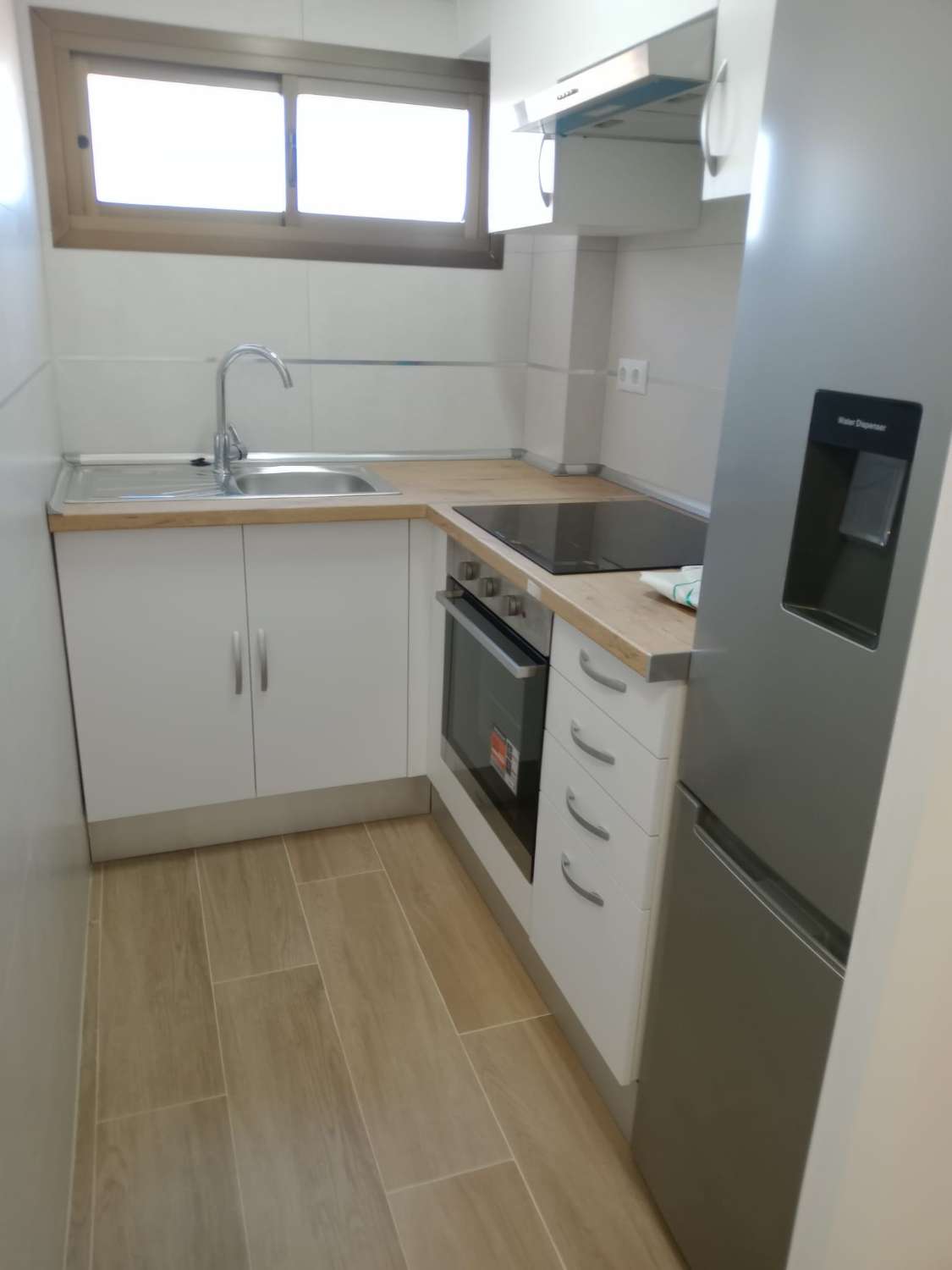 SE ALQUILA POR LARGA TEMPORADA APARTAMENTO CON VISTAS AL MAR  EN ARROYO DE LA MIEL (BENALMADENA)