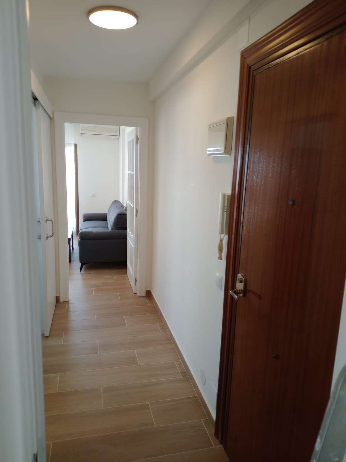 SE ALQUILA POR LARGA TEMPORADA APARTAMENTO CON VISTAS AL MAR  EN ARROYO DE LA MIEL (BENALMADENA)