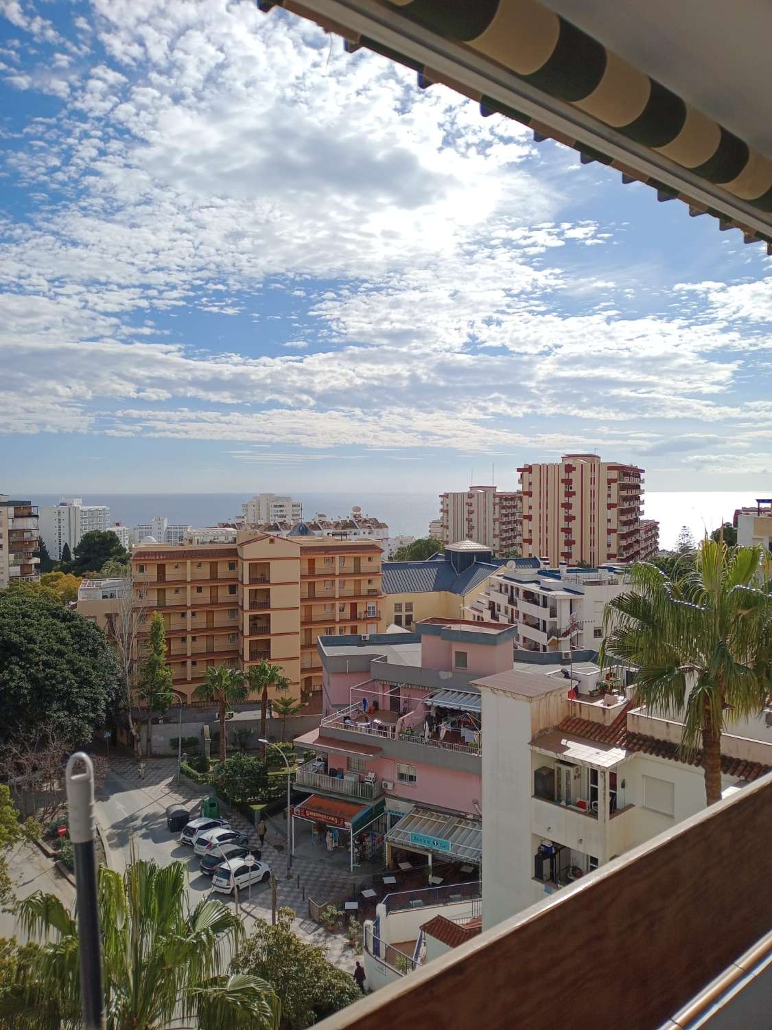 SE ALQUILA POR LARGA TEMPORADA APARTAMENTO CON VISTAS AL MAR  EN ARROYO DE LA MIEL (BENALMADENA)