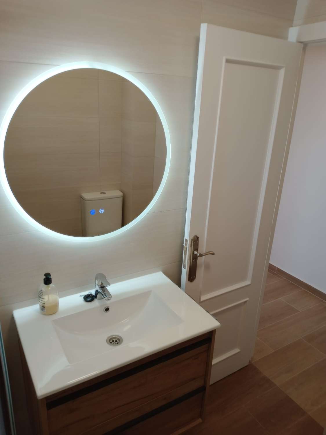 SE ALQUILA POR LARGA TEMPORADA APARTAMENTO CON VISTAS AL MAR  EN ARROYO DE LA MIEL (BENALMADENA)