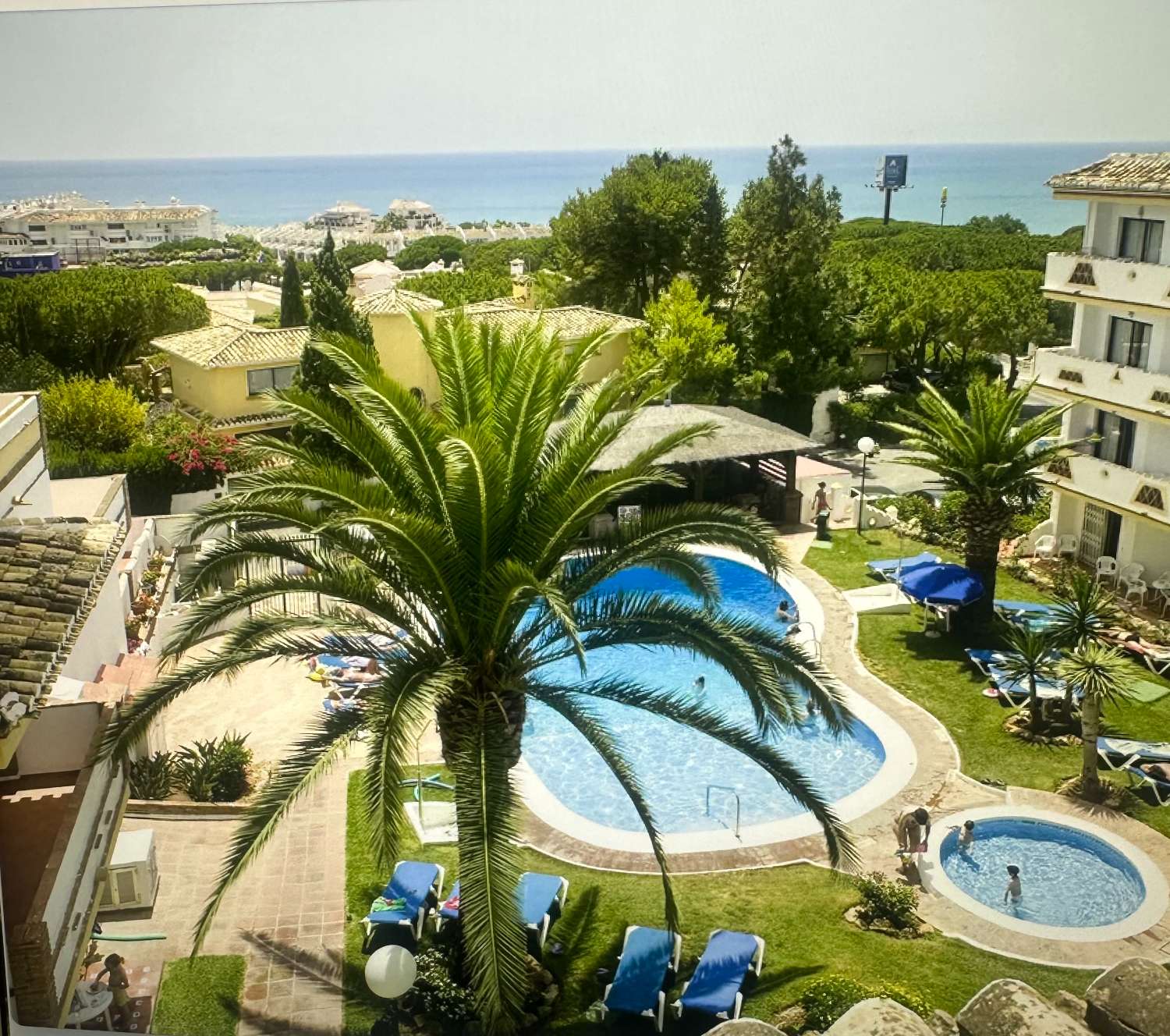 MEDIA TEMPORADA SE ALQUILA DESDE AHORA HASTA 31.5.26 PRECIOSO APARTAMENTO CON VISTAS AL MAR  EN CALAHONDA (MIJAS COSTA)