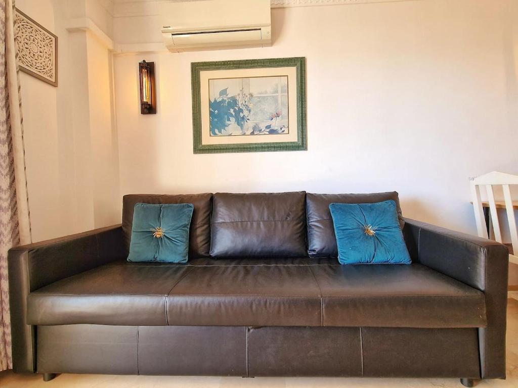MEDIA TEMPORADA . SE ALQUILA DESDE 15.10.25-15.6.26 PRECIOSO APARTAMENTO  CON VISTAS AL MAR EN 1ª LINEA DE PLAYA (ZONA LAS GAVIOTAS) EN FUENGIROLA