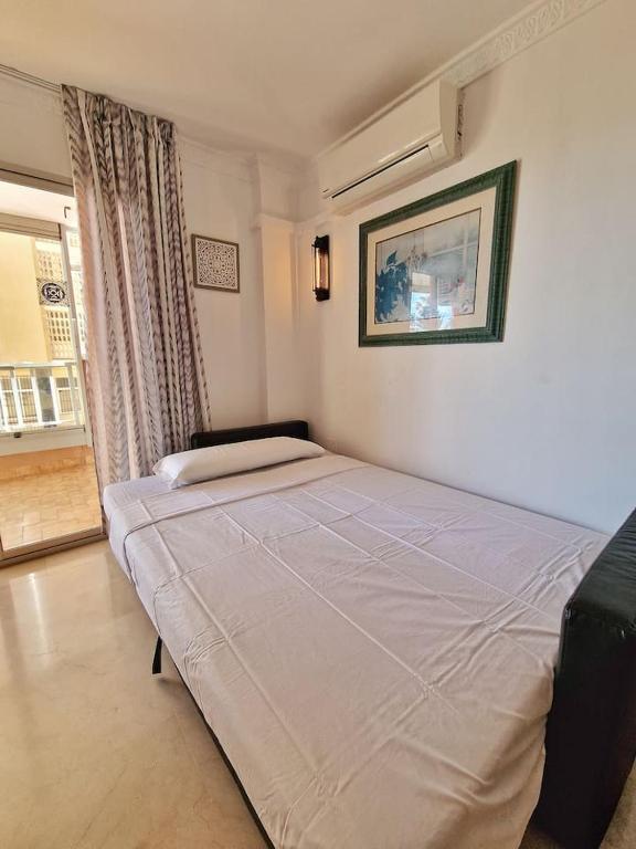 MEDIA TEMPORADA . SE ALQUILA DESDE 15.10.25-15.6.26 PRECIOSO APARTAMENTO  CON VISTAS AL MAR EN 1ª LINEA DE PLAYA (ZONA LAS GAVIOTAS) EN FUENGIROLA