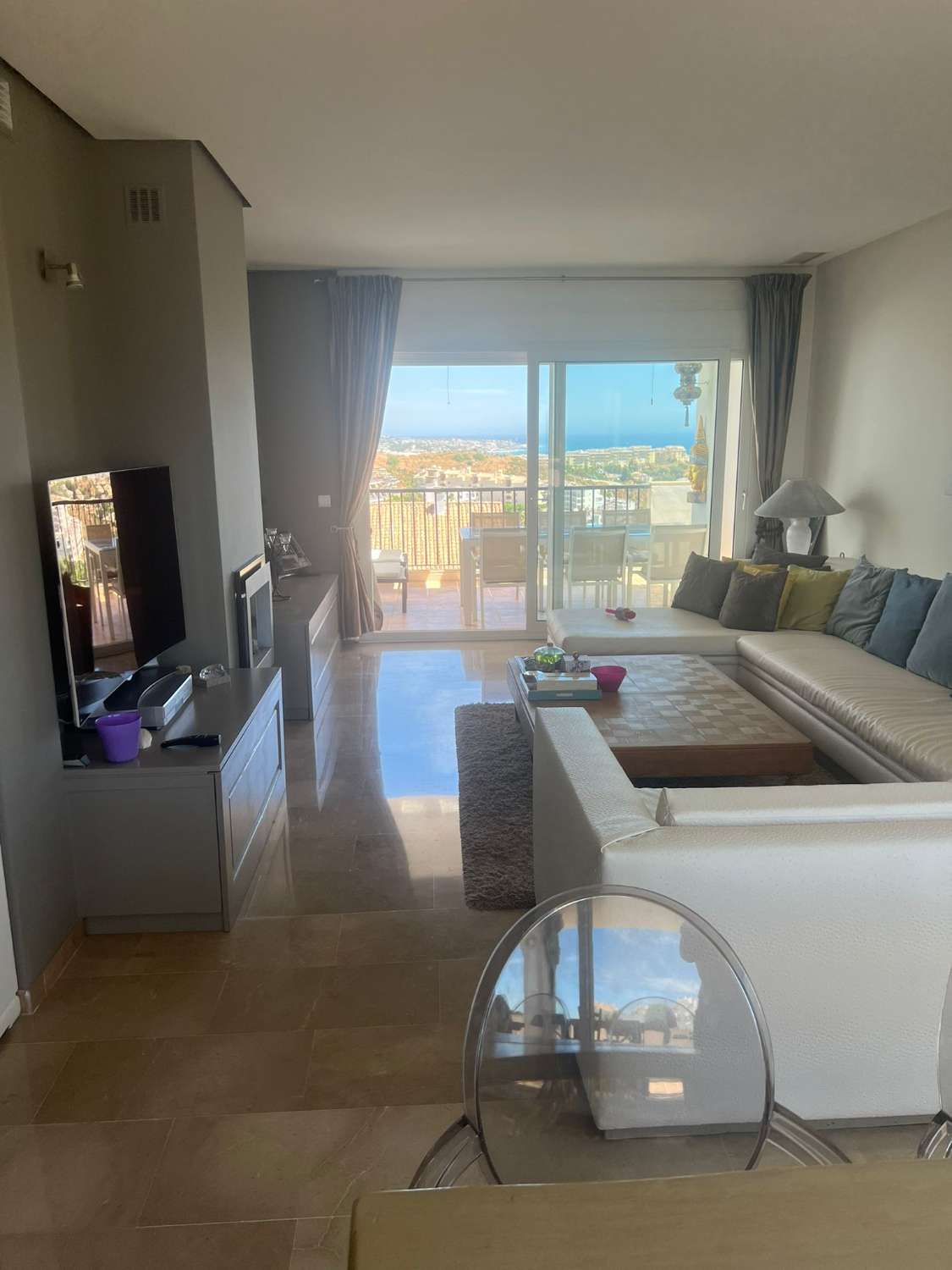 DEMI-SAISON À LOUER D’ICI LE 30/06/2026 MAGNIFIQUE APPARTEMENT AVEC VUE IMPRENABLE SUR LA MER À MIJAS