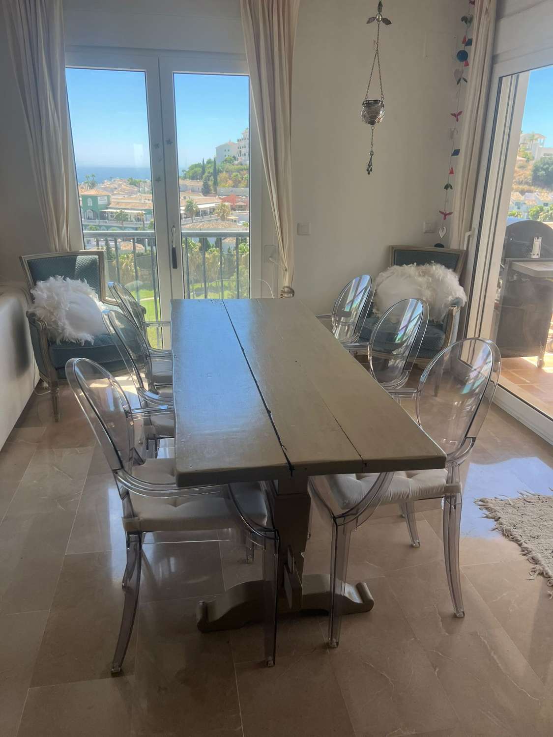 DEMI-SAISON À LOUER D’ICI LE 30/06/2026 MAGNIFIQUE APPARTEMENT AVEC VUE IMPRENABLE SUR LA MER À MIJAS
