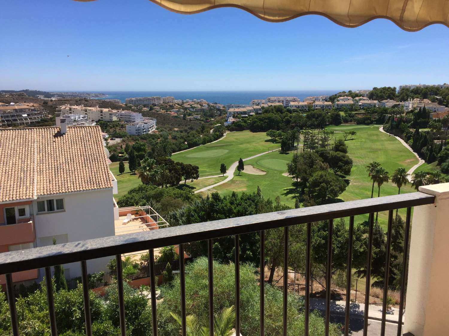 DEMI-SAISON À LOUER D’ICI LE 30/06/2026 MAGNIFIQUE APPARTEMENT AVEC VUE IMPRENABLE SUR LA MER À MIJAS