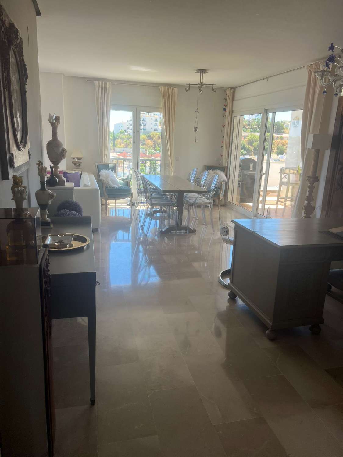 DEMI-SAISON À LOUER D’ICI LE 30/06/2026 MAGNIFIQUE APPARTEMENT AVEC VUE IMPRENABLE SUR LA MER À MIJAS