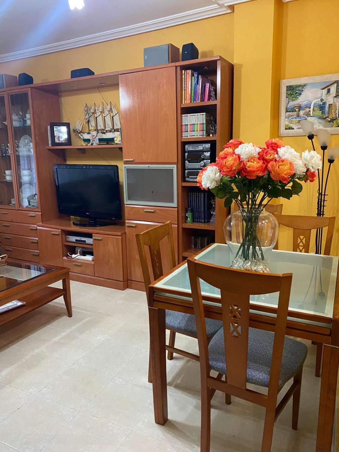 SE ALQUILA DESDE AHORA HASTA 30.6.26 BONITO APARTAMENTO EN FUENGIROLA