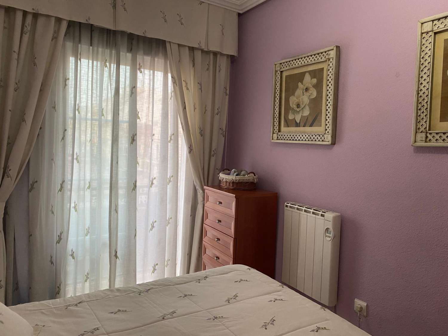 SE ALQUILA DESDE AHORA HASTA 30.6.26 BONITO APARTAMENTO EN FUENGIROLA
