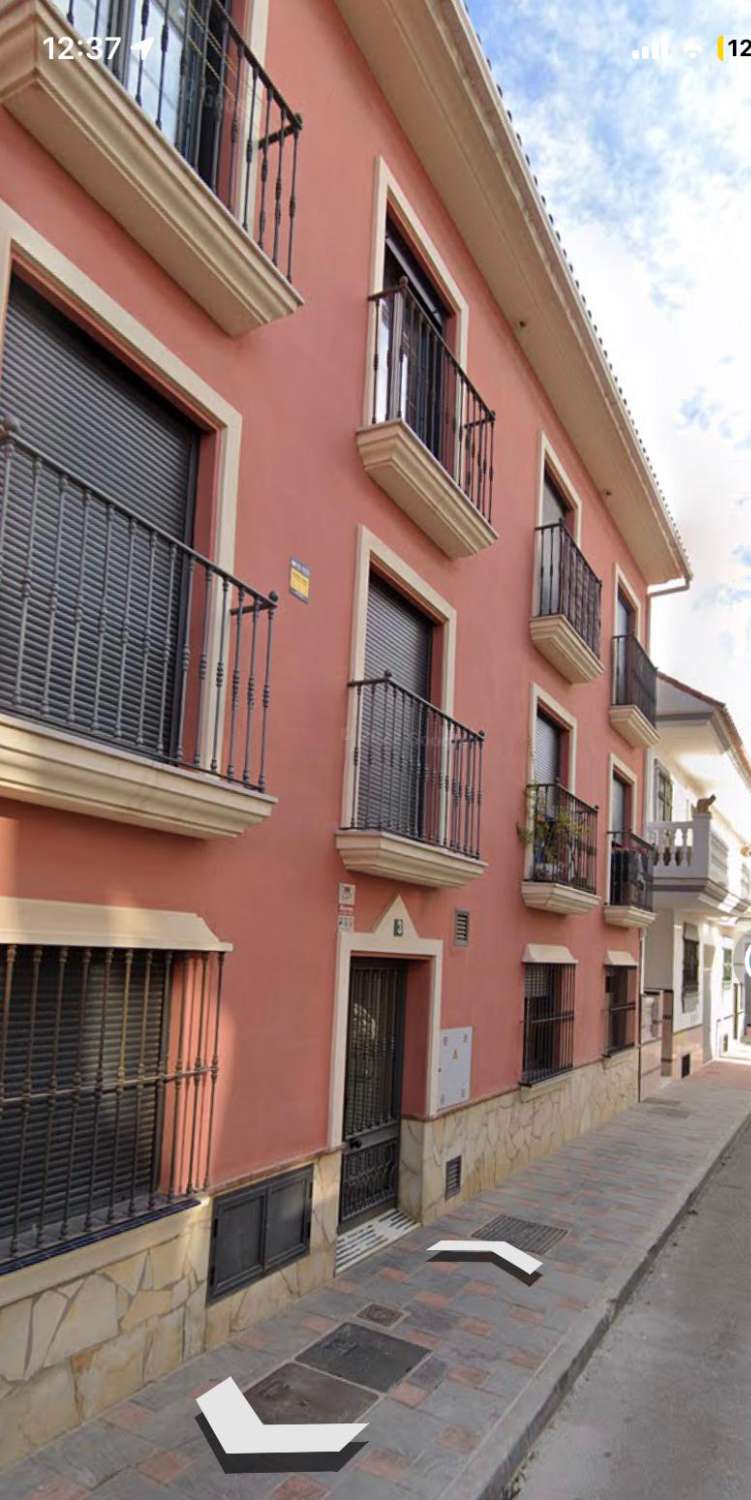 MEDIA TEMPORADA. SE ALQUILA DE 15.10.25  - 30.6.26 BONITO APARTAMENTO EN  ZONA LOS BOLICHES  FUENGIROLA