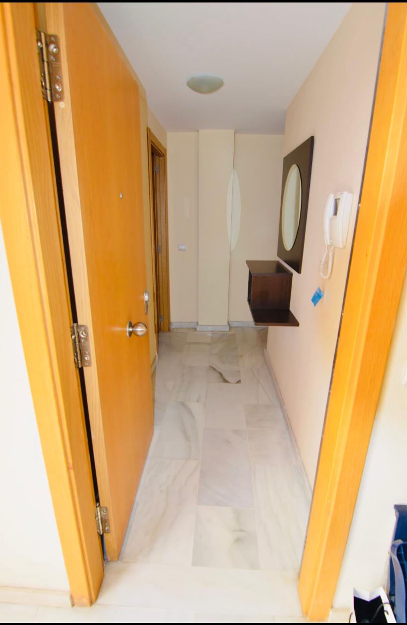MEDIA TEMPORADA. SE ALQUILA DE 15.10.25  - 30.6.26 BONITO APARTAMENTO EN  ZONA LOS BOLICHES  FUENGIROLA
