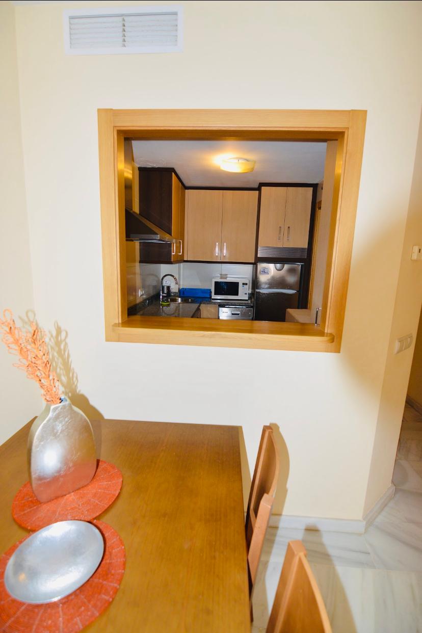 MEDIA TEMPORADA. SE ALQUILA DE 15.10.25  - 30.6.26 BONITO APARTAMENTO EN  ZONA LOS BOLICHES  FUENGIROLA