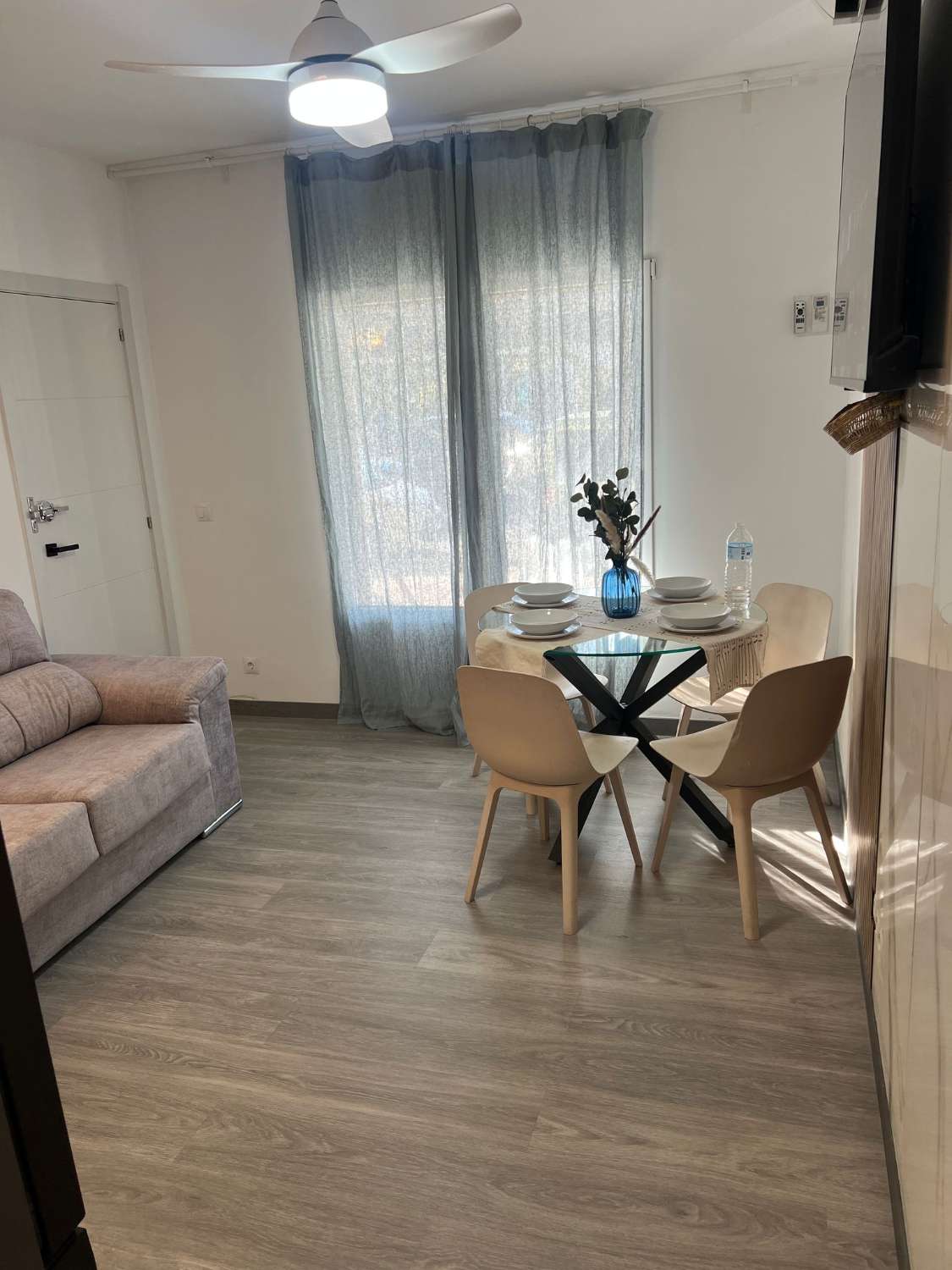 SE ALQUILA DE LARGA TEMPORADA DESDE 1 DE NOVIEMBRE DE 2025 BONITO APARTAMENTO EN MONTEMAR ( TORREMOLINOS)