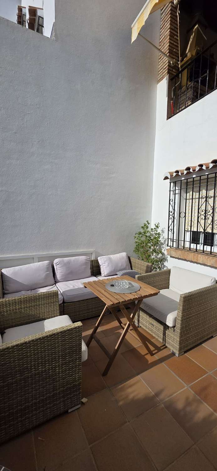 SE ALQUILA POR LARGA TEMPORADA BONITO APARTAMENTO CON VISTAS AL MAR  EN  PLAYAMAR (TORREMOLINOS)