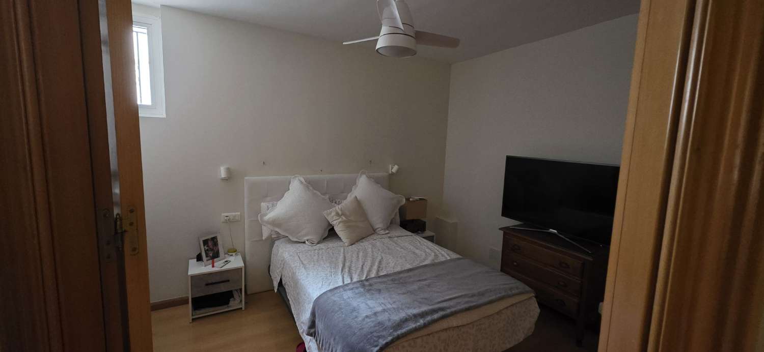 SE ALQUILA POR LARGA TEMPORADA BONITO APARTAMENTO CON VISTAS AL MAR  EN  PLAYAMAR (TORREMOLINOS)