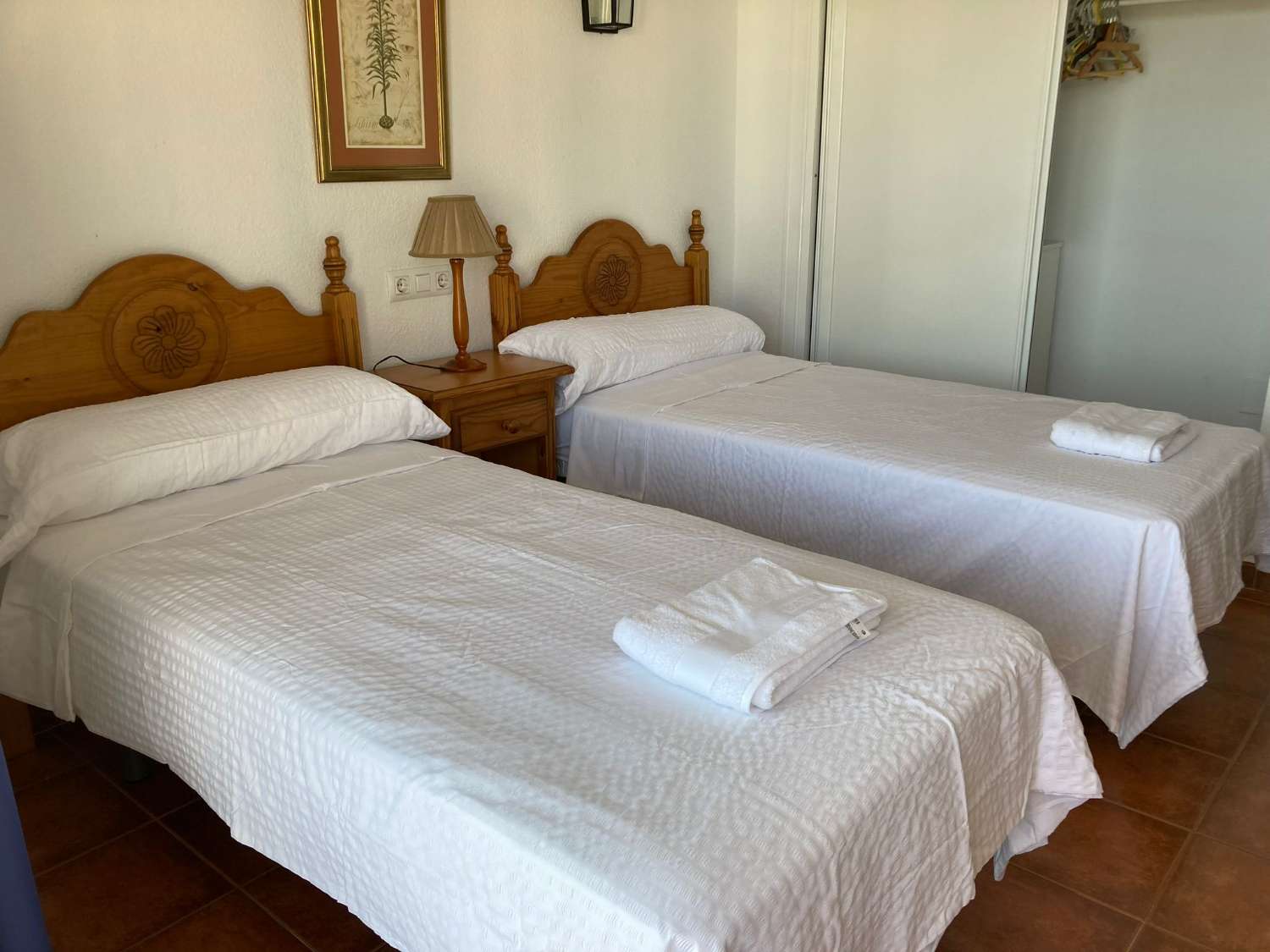 MEZZA STAGIONE. IN AFFITTO DAL 1.10.25 AL 31.12.2025 BELLISSIMO APPARTAMENTO CON VISTA SUL MARE SULLA 2A LINEA DELLA SPIAGGIA DI FUENGIROLA