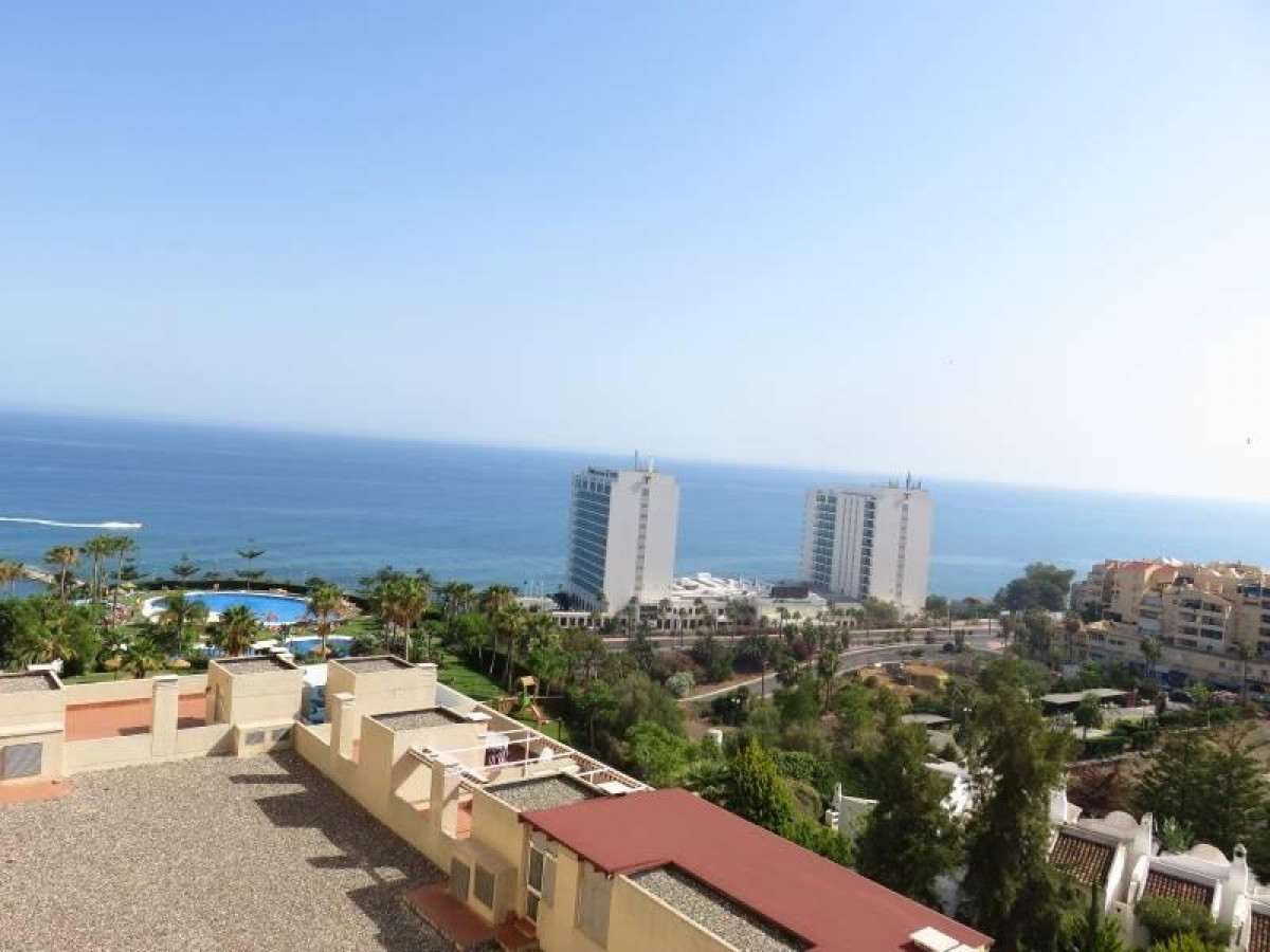 IN AFFITTO DAL 1 DICEMBRE 2025 PER 11 MESI BELLISSIMO APPARTAMENTO AMPLIABILE CON VISTA SUL MARE A BENALMADENA