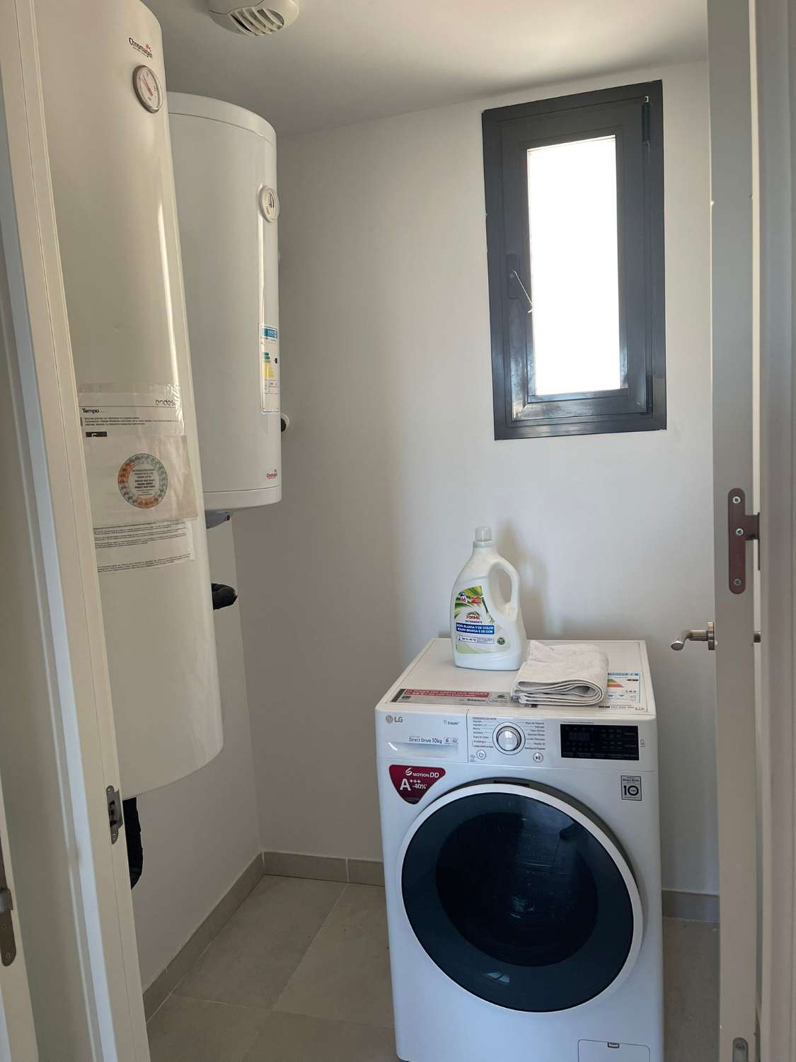 SE ALQUILA POR LARGA TEMPORADA BONITO APARTAMENTO CON VISTAS AL MAR EN ZONA MONTEALTO (BENALMADENA)